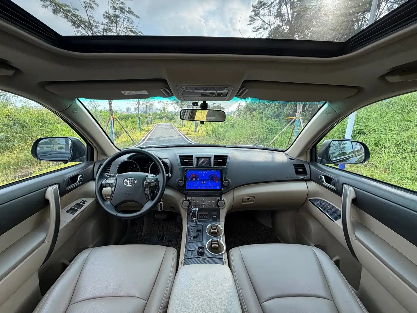 Photo 5 - Toyota Highlander