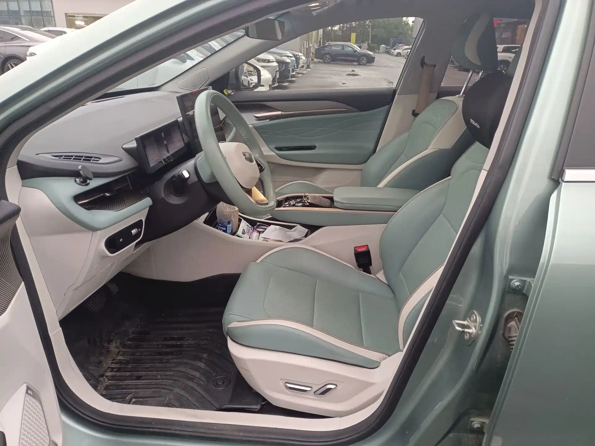 Фото 8 - Geely Geometry G6