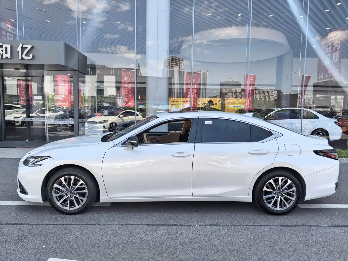 Lexus ES 2025 2025 200 Ultimate Edition