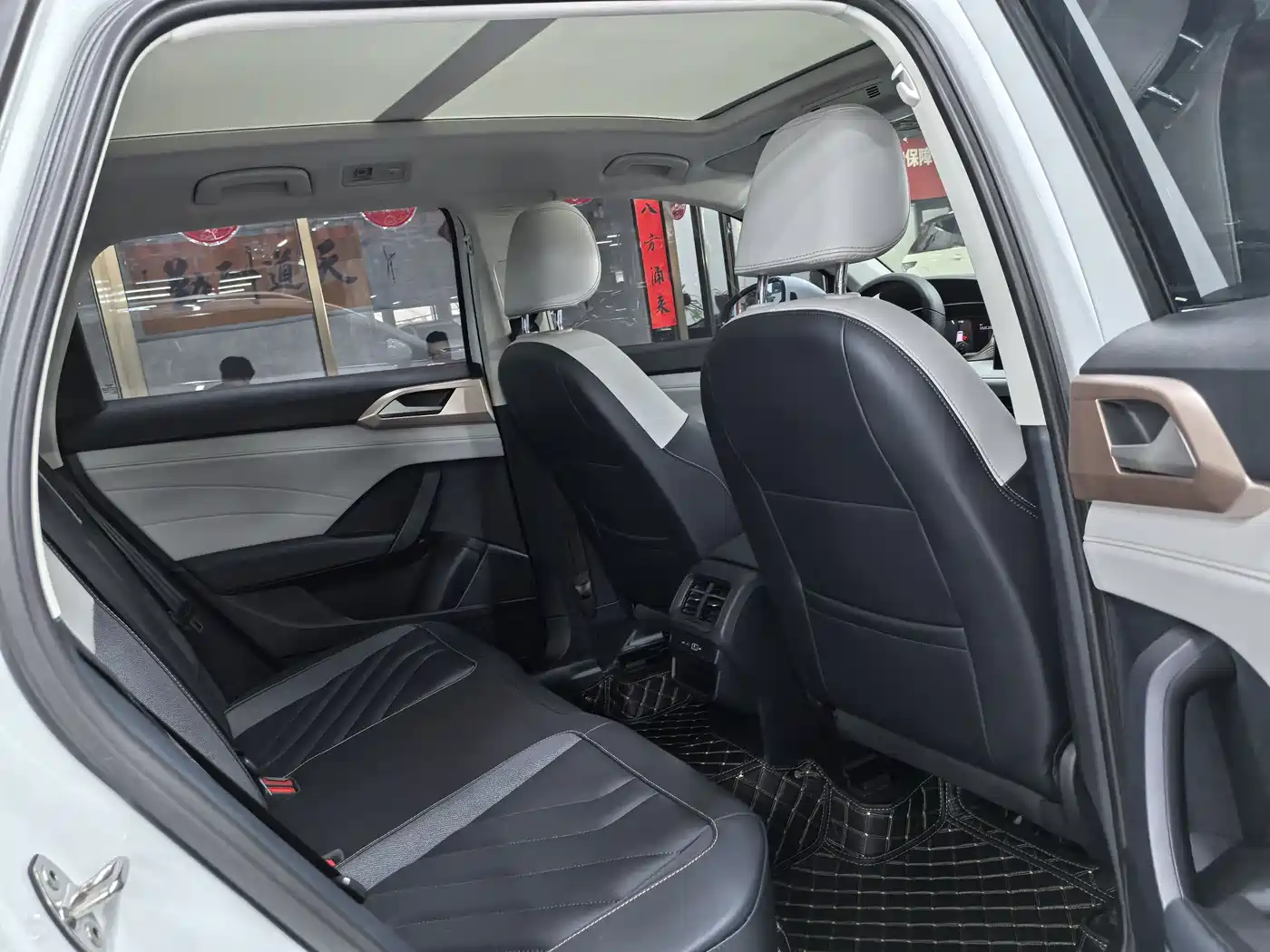 Volkswagen Tharu 2024 300TSI 2WD Full Moon Edition фото 10