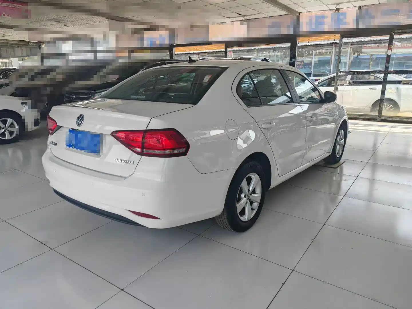 Фото 9 - Volkswagen Lavida