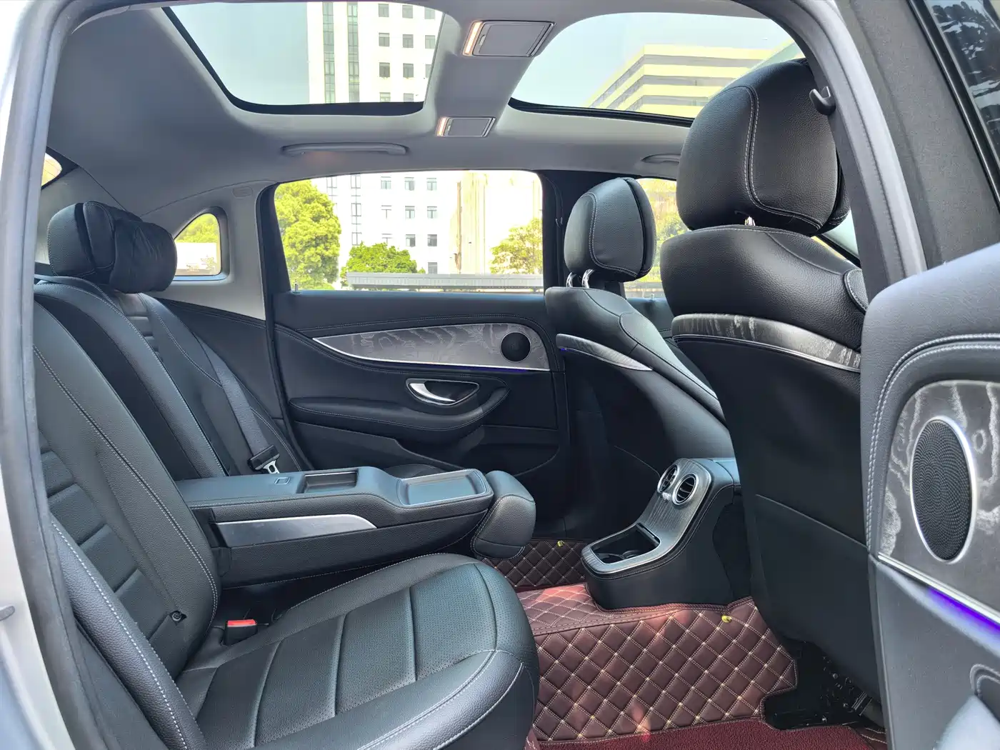 Mercedes-Benz E-Class 2022 E 260 L Sport фото 11