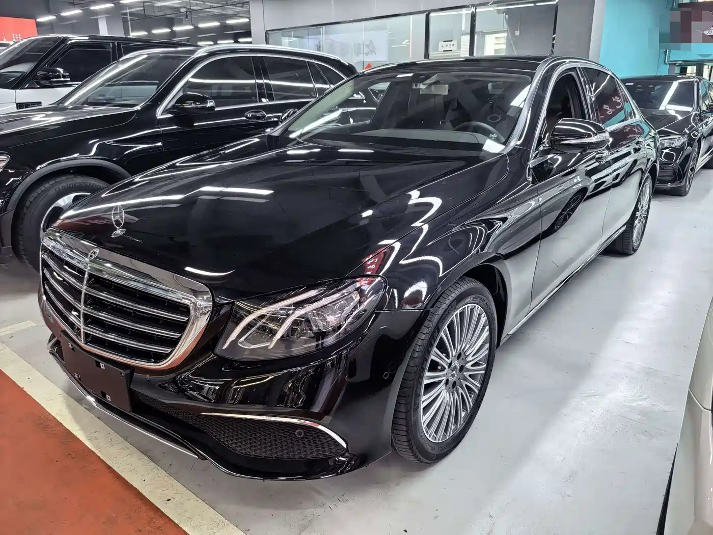 Фото 1 - Mercedes-Benz E-Class