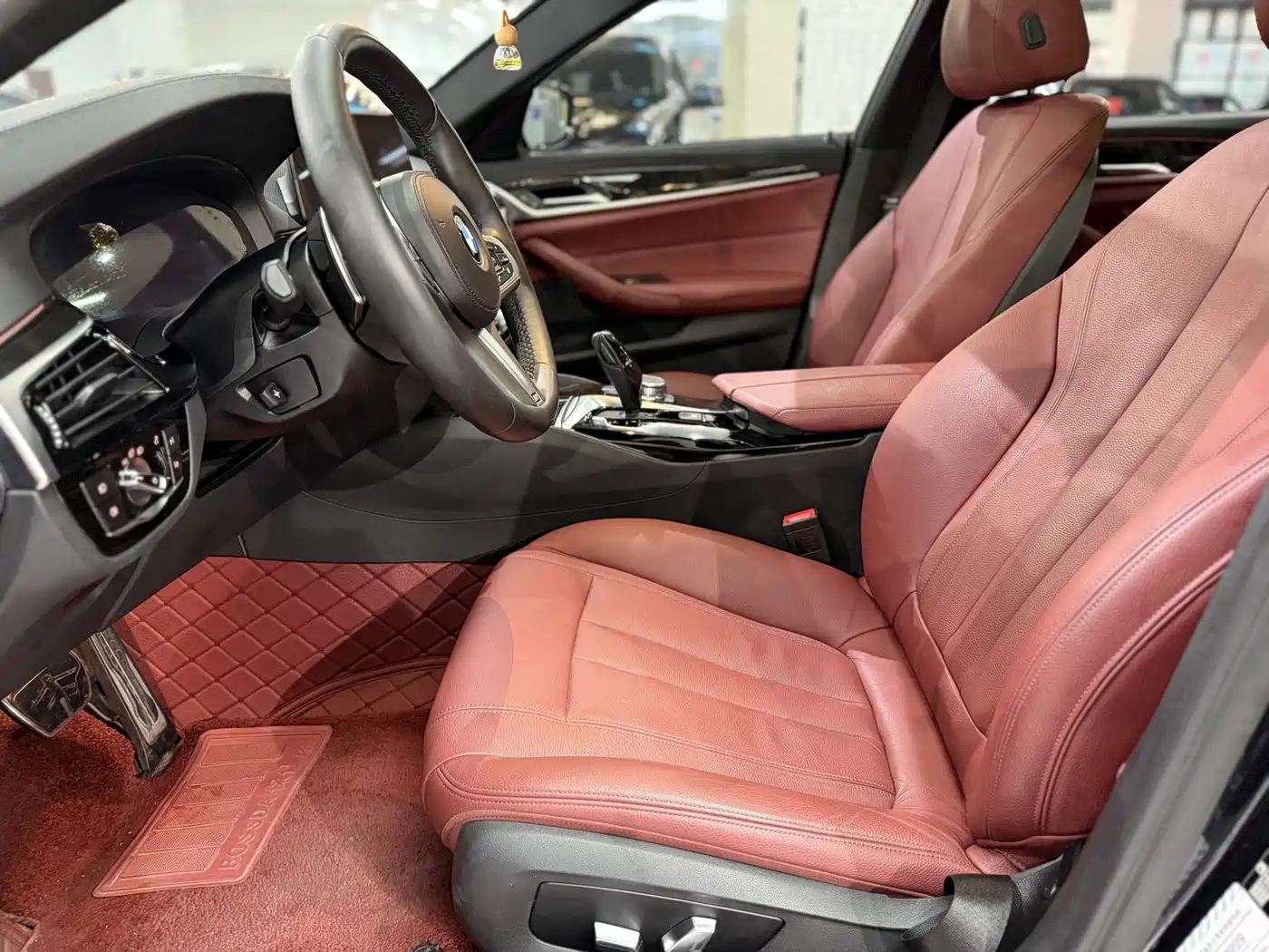 BMW 5 Series 2019 530Li Leading M Sport Package фото 4