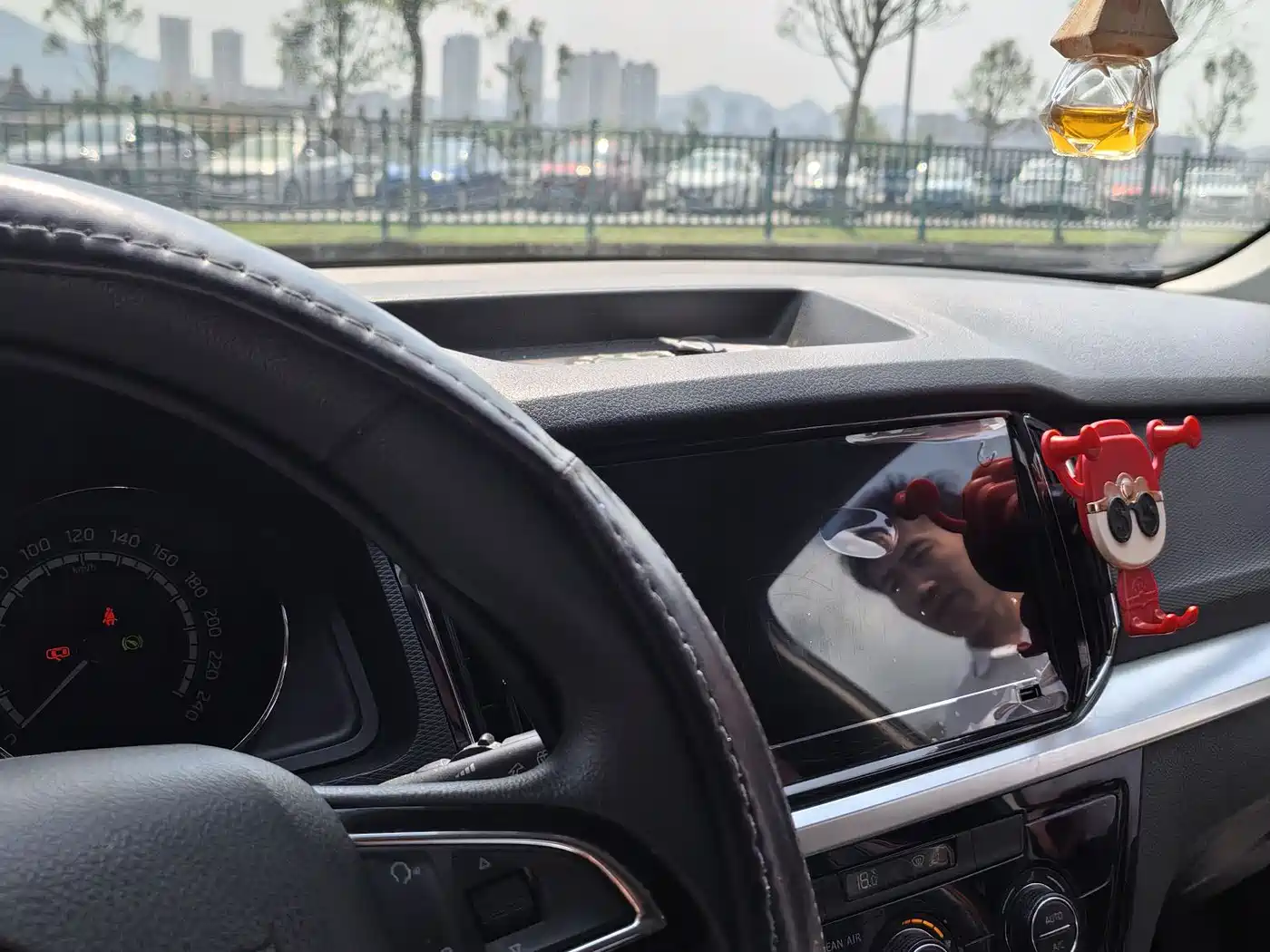 Škoda Kamiq 2021 1.5L Auto Comfort Edition фото 14