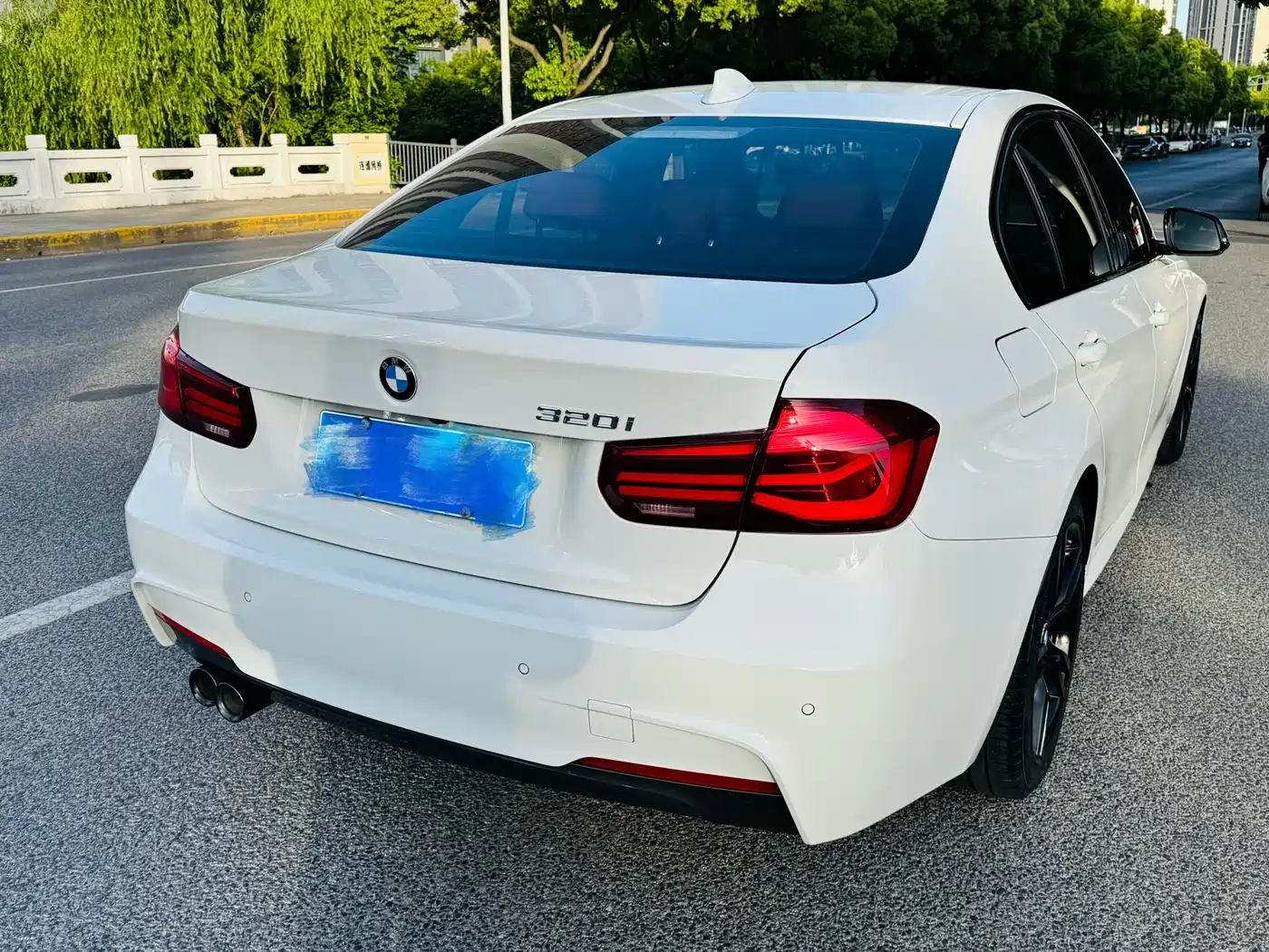 BMW 3 Series 2019 320i M Sport Black Night Edition фото 11