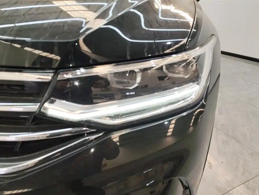 Volkswagen Tiguan L 2023 Facelift 330TSI Auto FWD R-Line Premium фото 5
