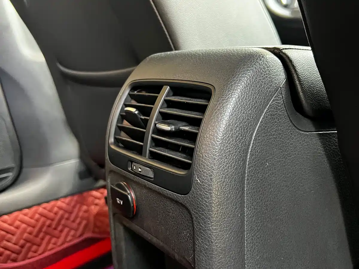 Volkswagen Sagitar 2014 Facelift 1.6L Automatic Comfort фото 7