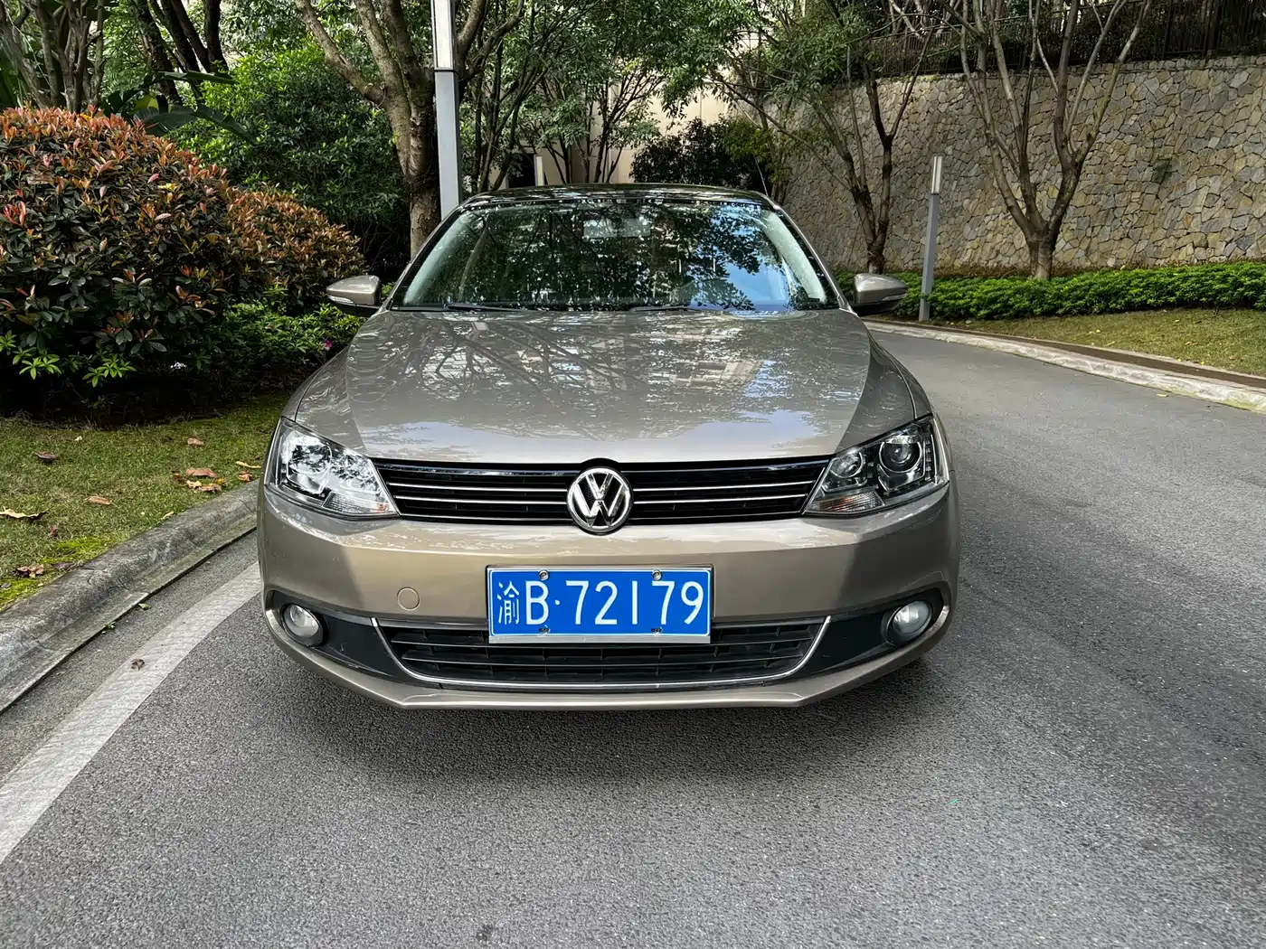 Volkswagen Sagitar 2014 Facelift 1.6L Automatic Comfort фото 2