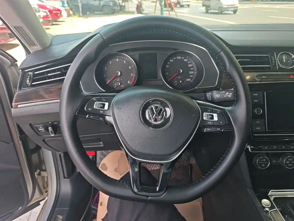 Volkswagen Magotan 2019 330TSI DSG Luxury Class China VI фото 11