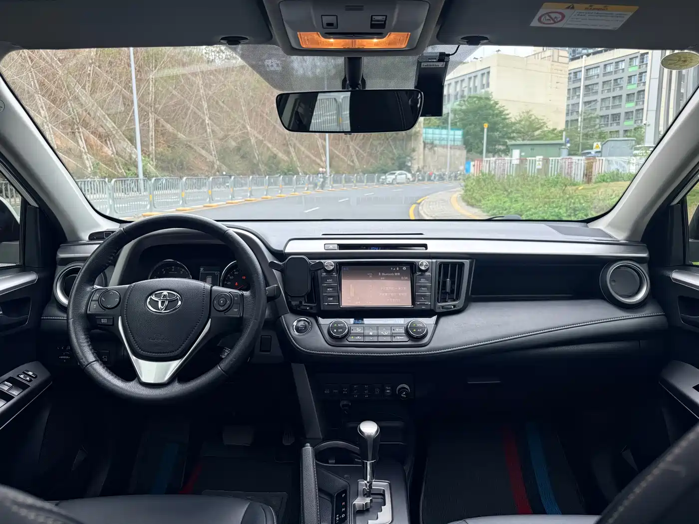 Toyota RAV4 Rongfang 2016 2.5L Automatic 4WD Elite фото 10