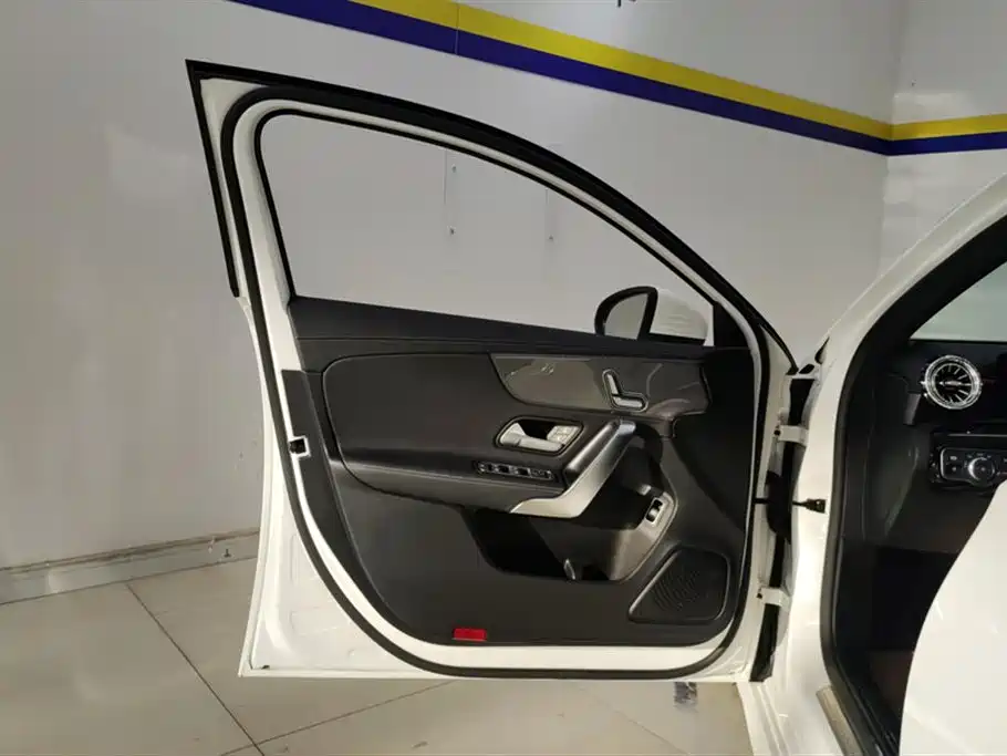 Mercedes-Benz A-Class 2022 Facelift III A 200 L Sport Sedan Fashion фото 7
