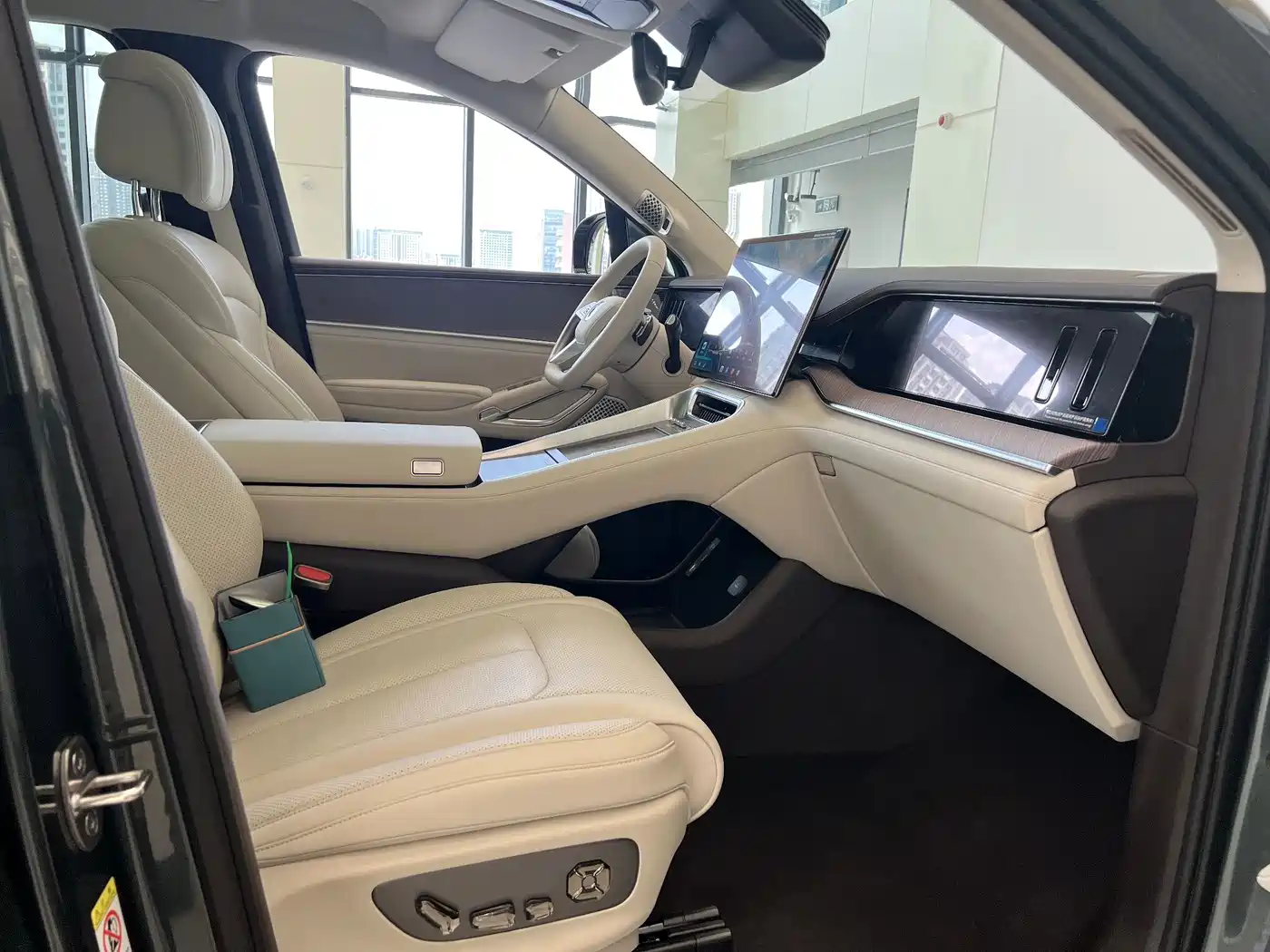 Denza N9 2026 2025 Model Prestige Edition
