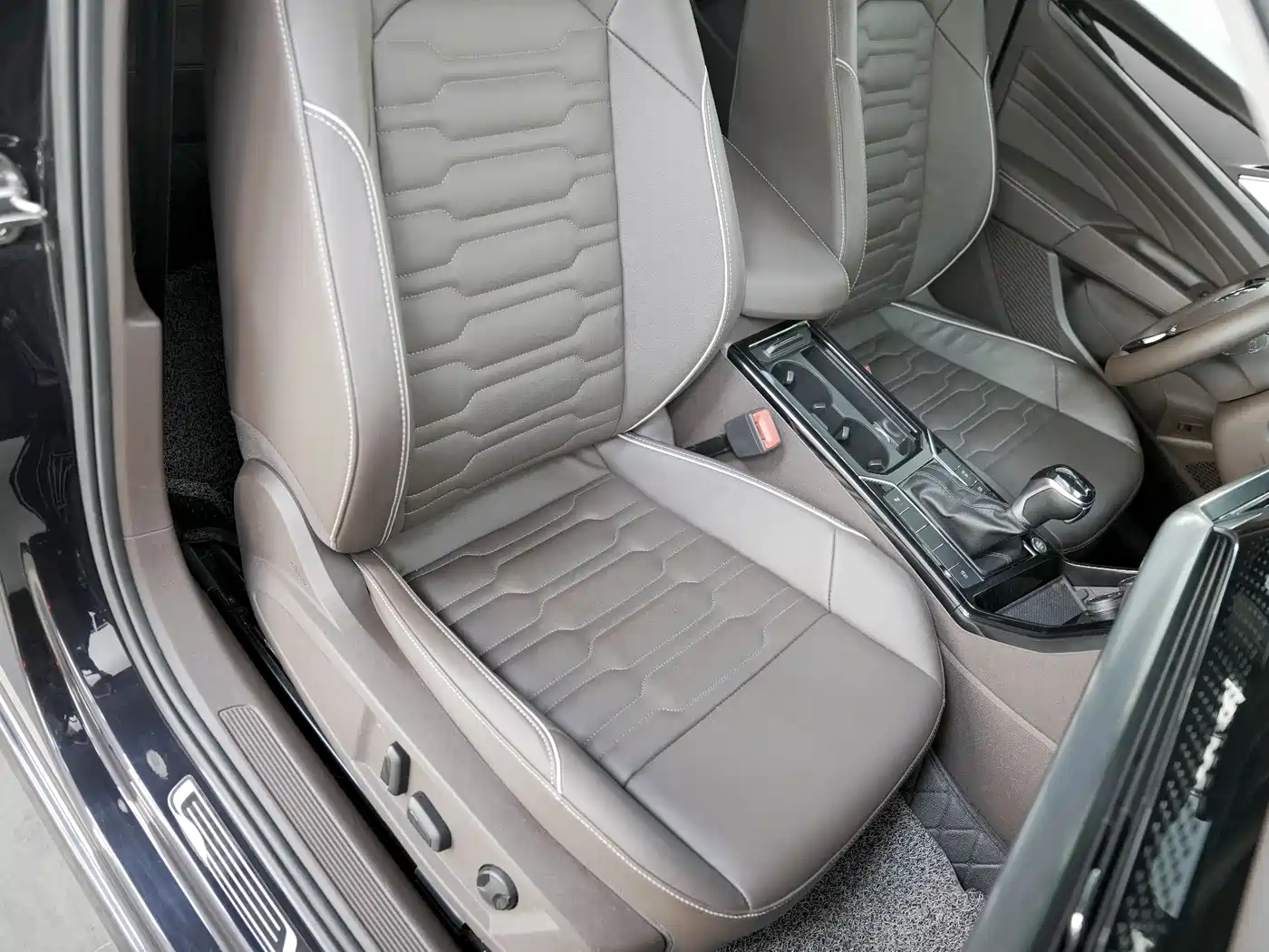 Volkswagen Passat 2019 330TSI Elite Version China VI фото 13