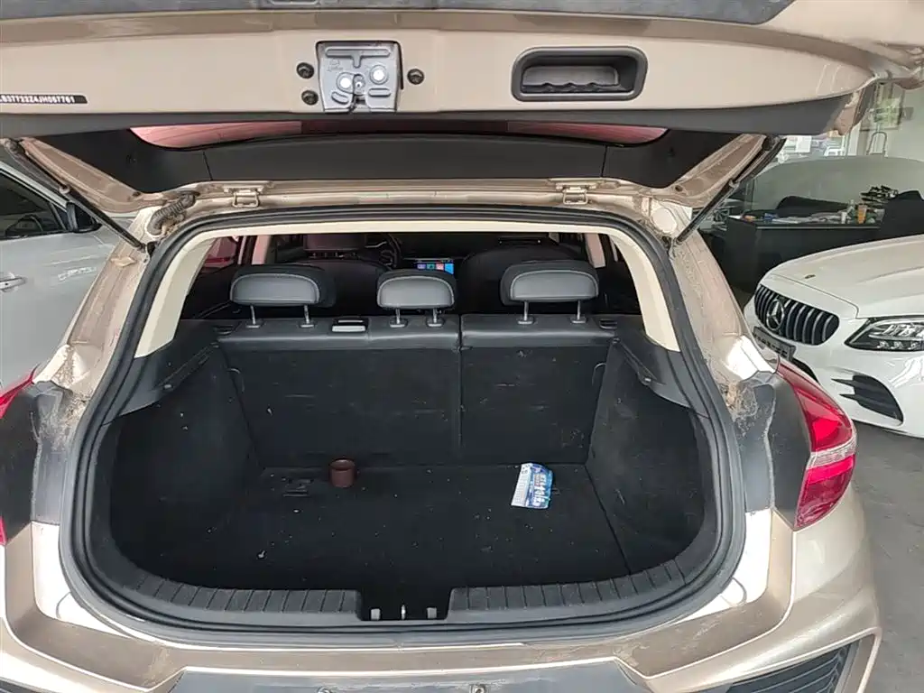 Photo 19 - Geely Emgrand GS