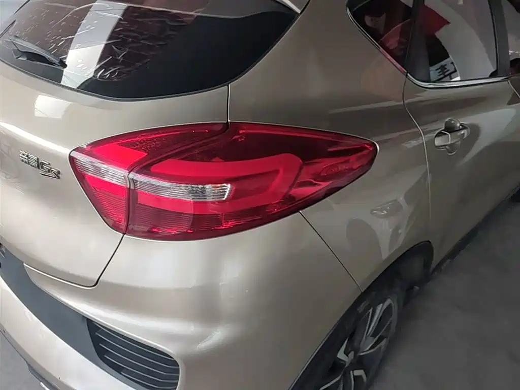 Photo 8 - Geely Emgrand GS