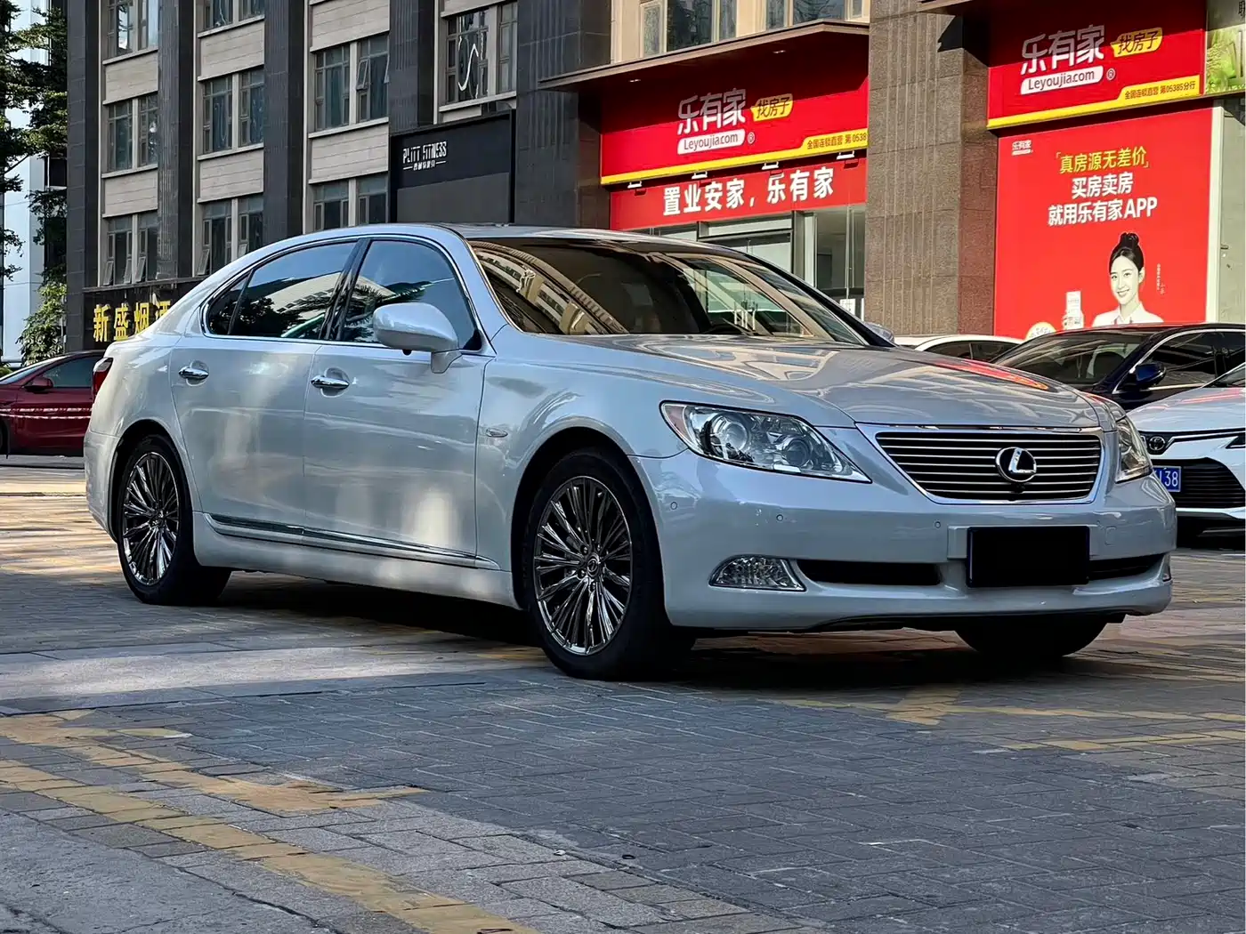 Lexus LS 2006 460L Premium Edition фото 3