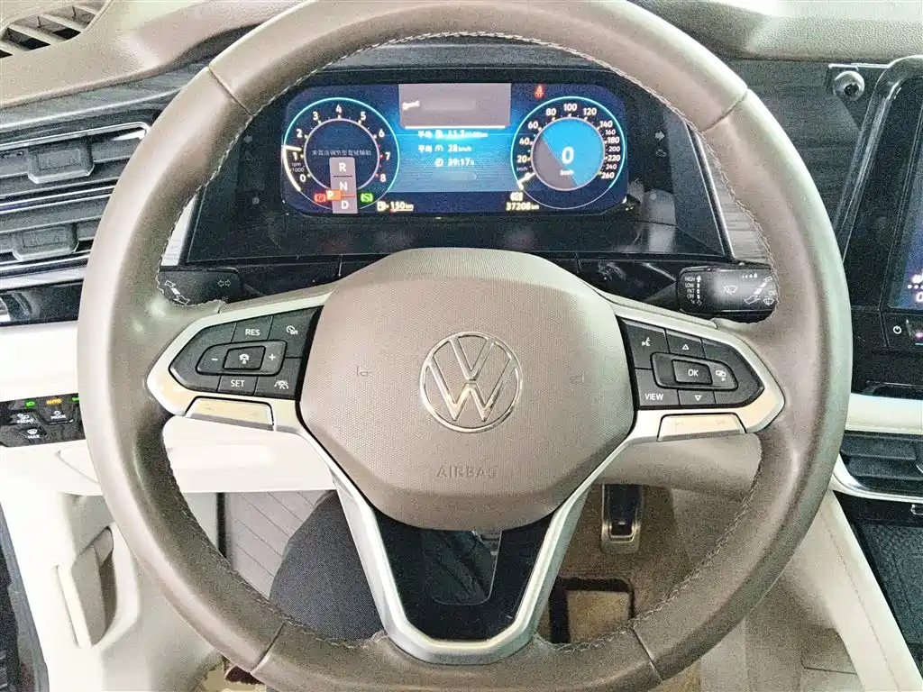 Volkswagen Viloran 2022 380TSI Premium Edition фото 4