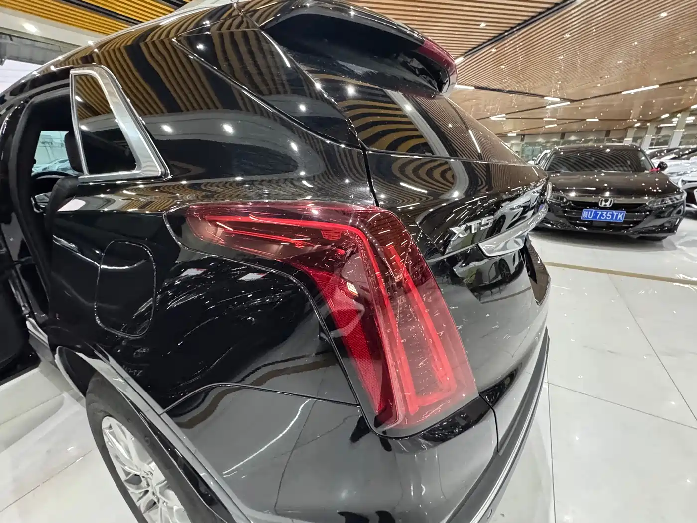 Cadillac XT5 2022 2.0T 2WD Luxury фото 32