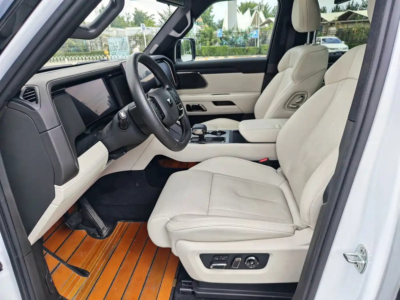 ROX Jishi Extreme Stone 01 2023 2023 Premium 6-Seater Edition