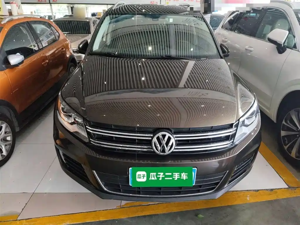 Volkswagen Tiguan 2015 2.0TSI Automatic 4WD Luxury фото 3
