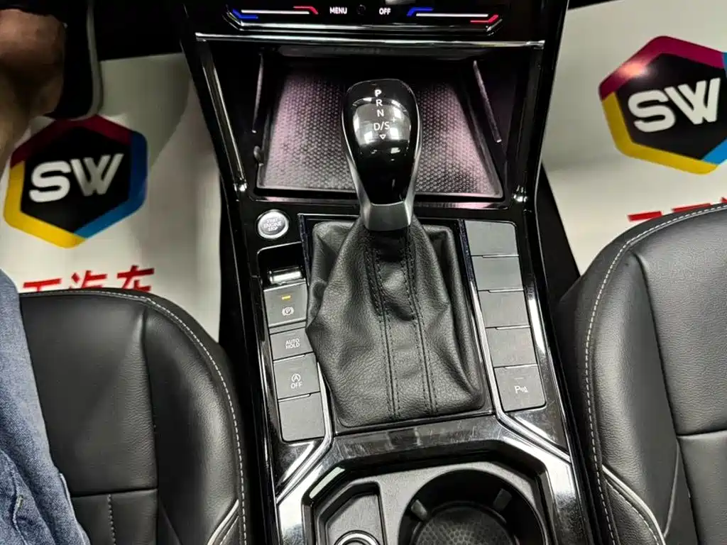 صورة 13 - Volkswagen Passat