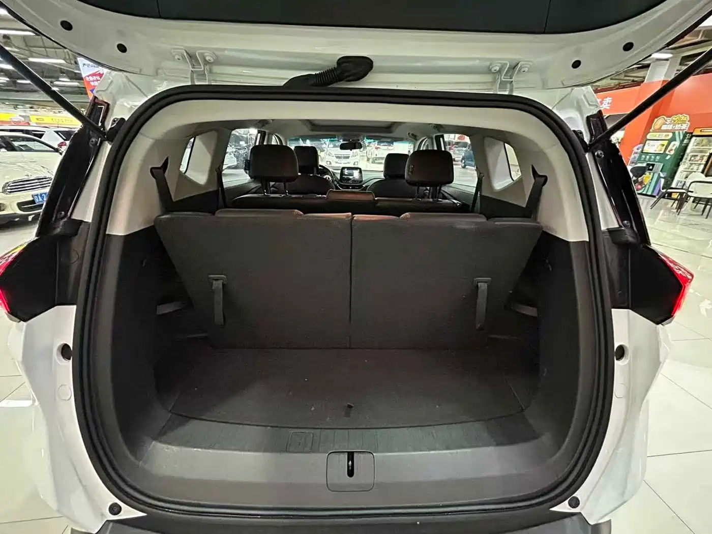 Chevrolet Volando 2020 Mild Hybrid Redline 530T Automatic Prestige Edition (5+2 seater) фото 21