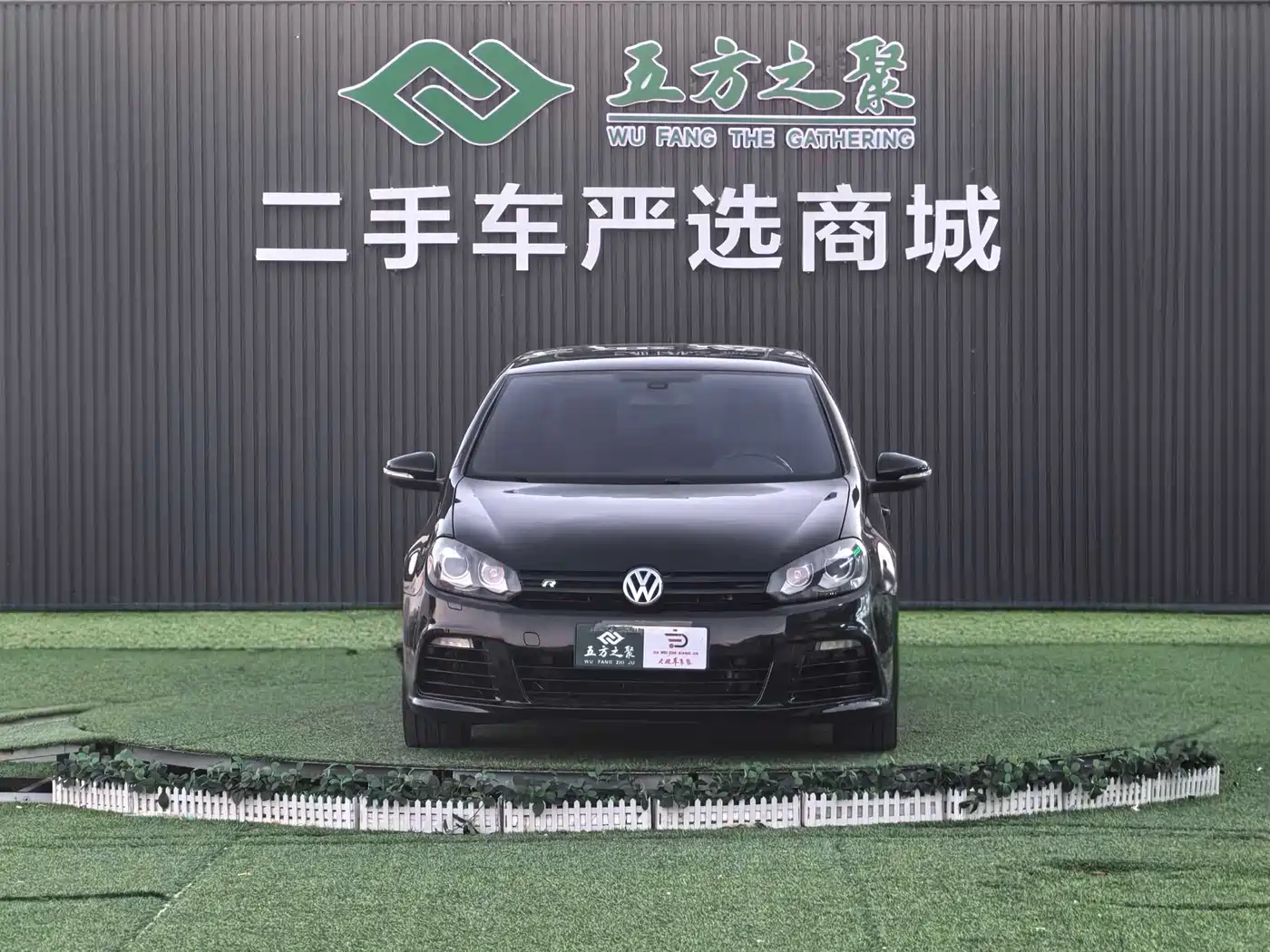 Volkswagen Golf (Import) 2011 2.0TSI R фото 2