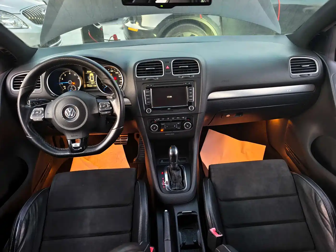 Volkswagen Golf (Import) 2011 2.0TSI R фото 9