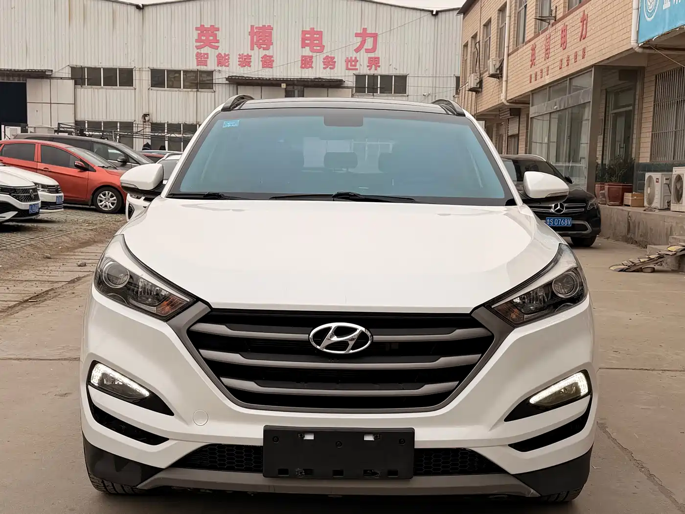 HYUNDAI TUCSON