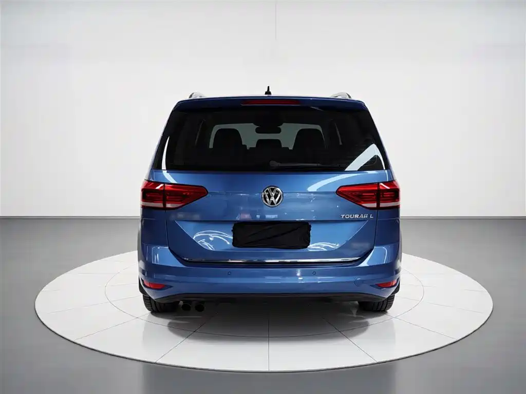 Volkswagen Touran 2018 Touran L 280TSI DSG Luxury 7-seater фото 6