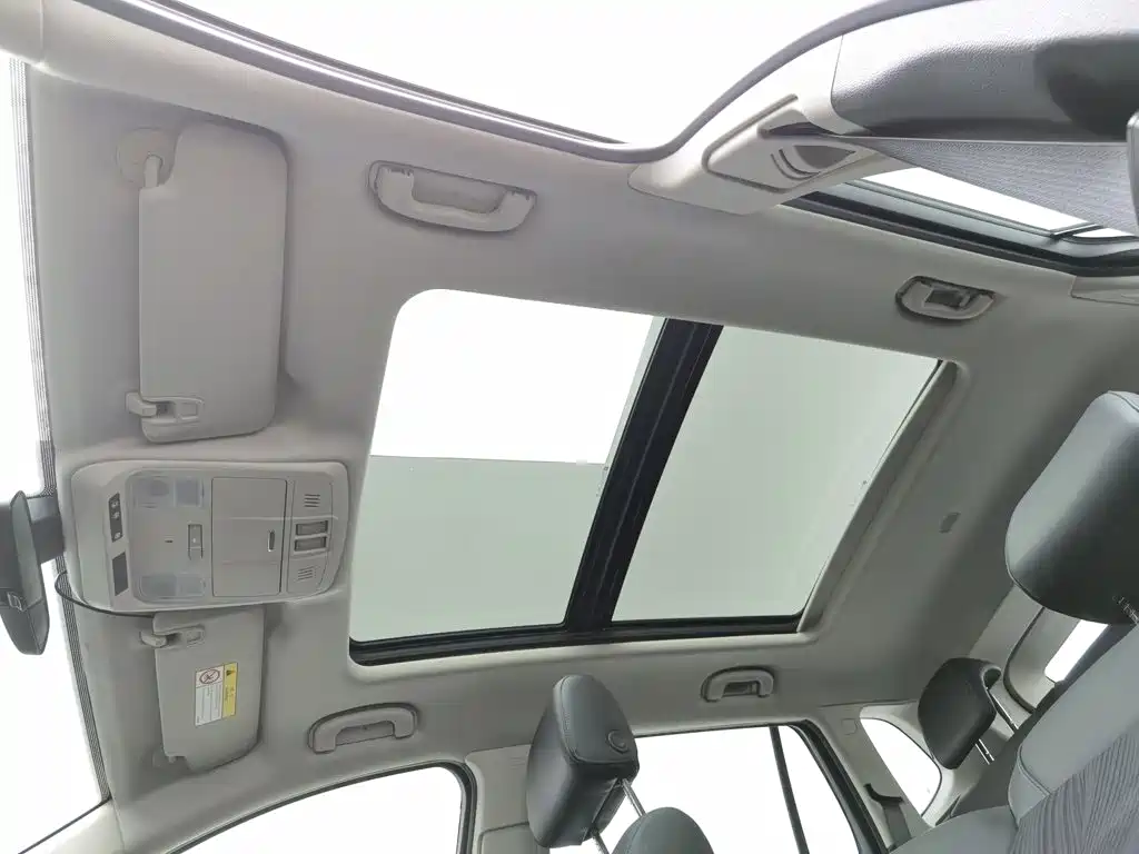 Фото 14 - Buick Envision Plus