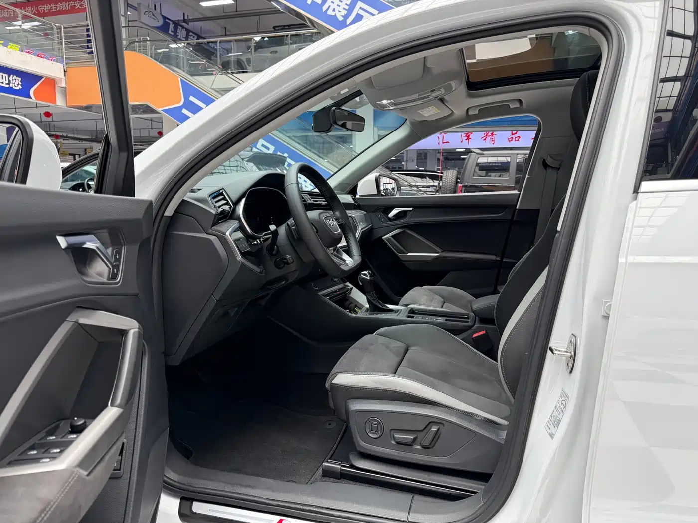 Audi Q3 2023 35 TFSI Fashion Dynamic (1.4T) фото 9
