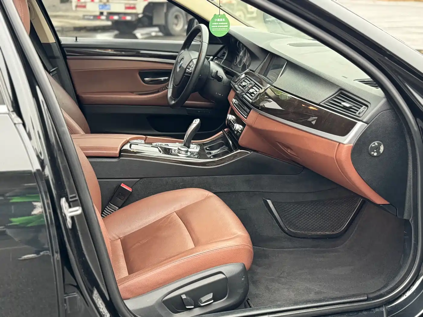 BMW 5 Series 2014 525Li Leading фото 6