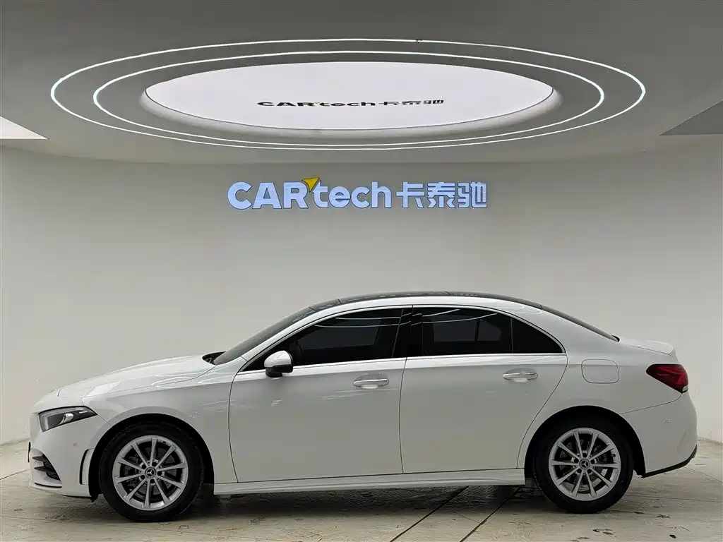 Mercedes-Benz A-Class 2022 A 200 L Sport Sedan Dynamic фото 5