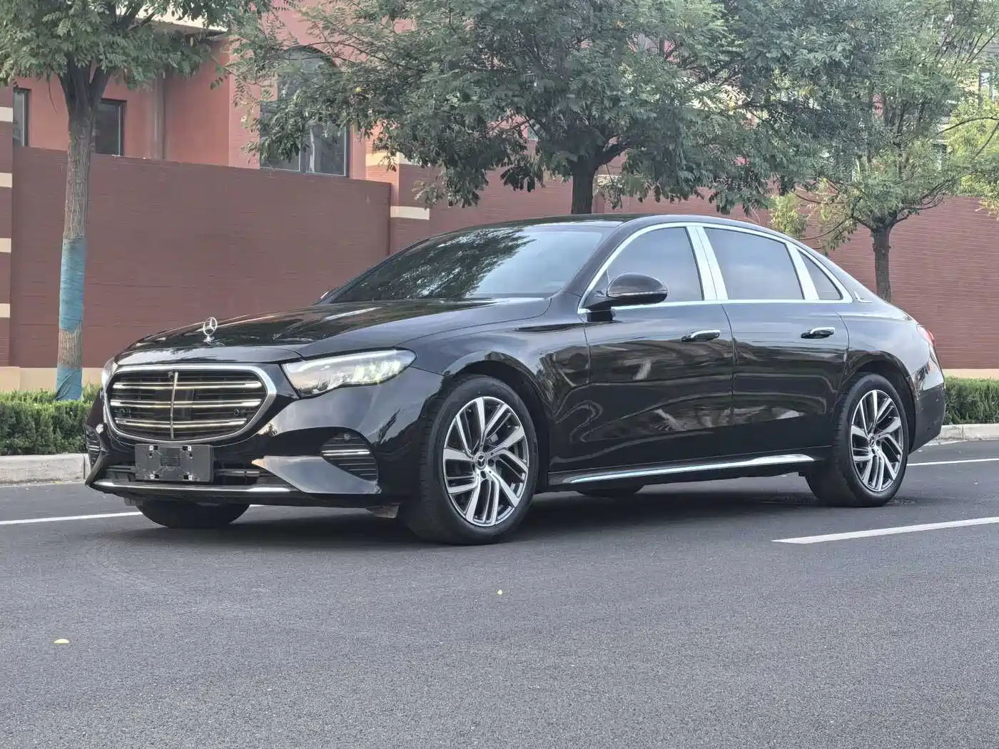 Mercedes-Benz E-Class 2025 E 300 L Fashion