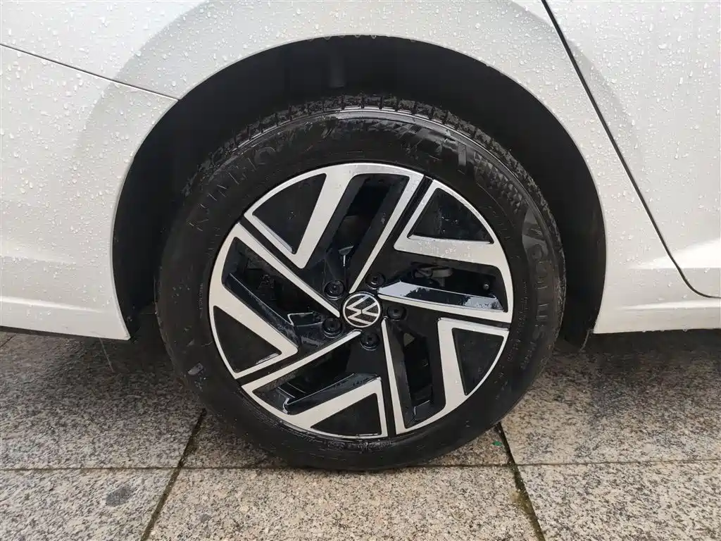 Volkswagen Sagitar 2023 300TSI DSG Surpassing Edition фото 10