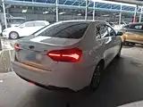 Фото 7 - Geely Emgrand