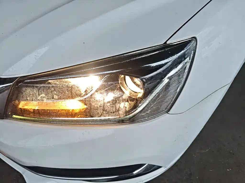 Фото 24 - Geely Emgrand