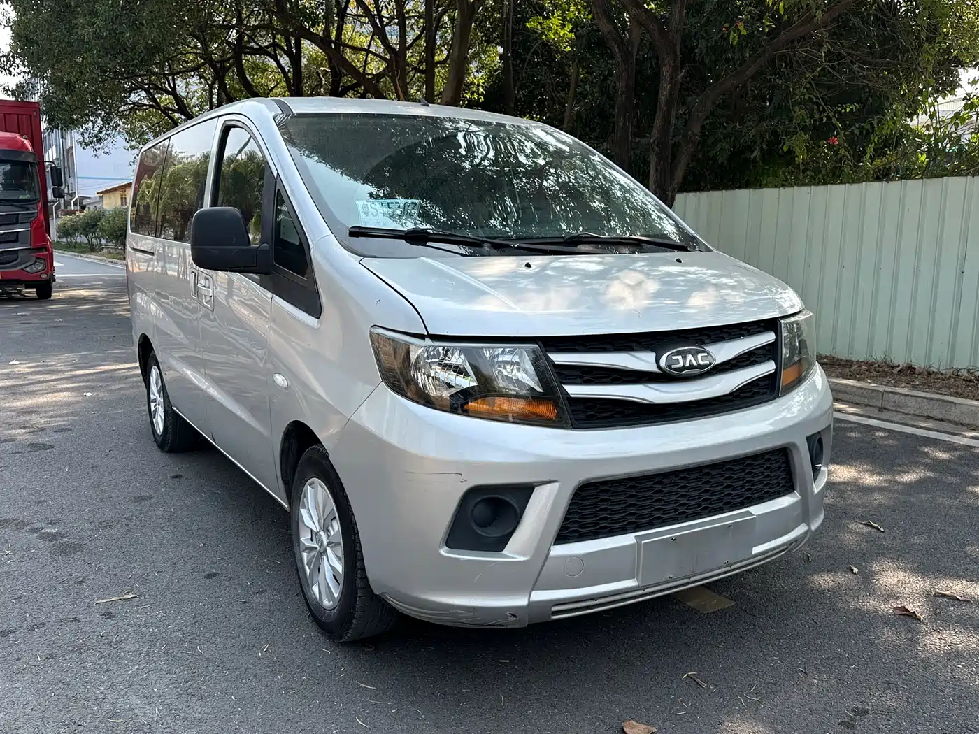 Photo 3 - JAC Refine M3