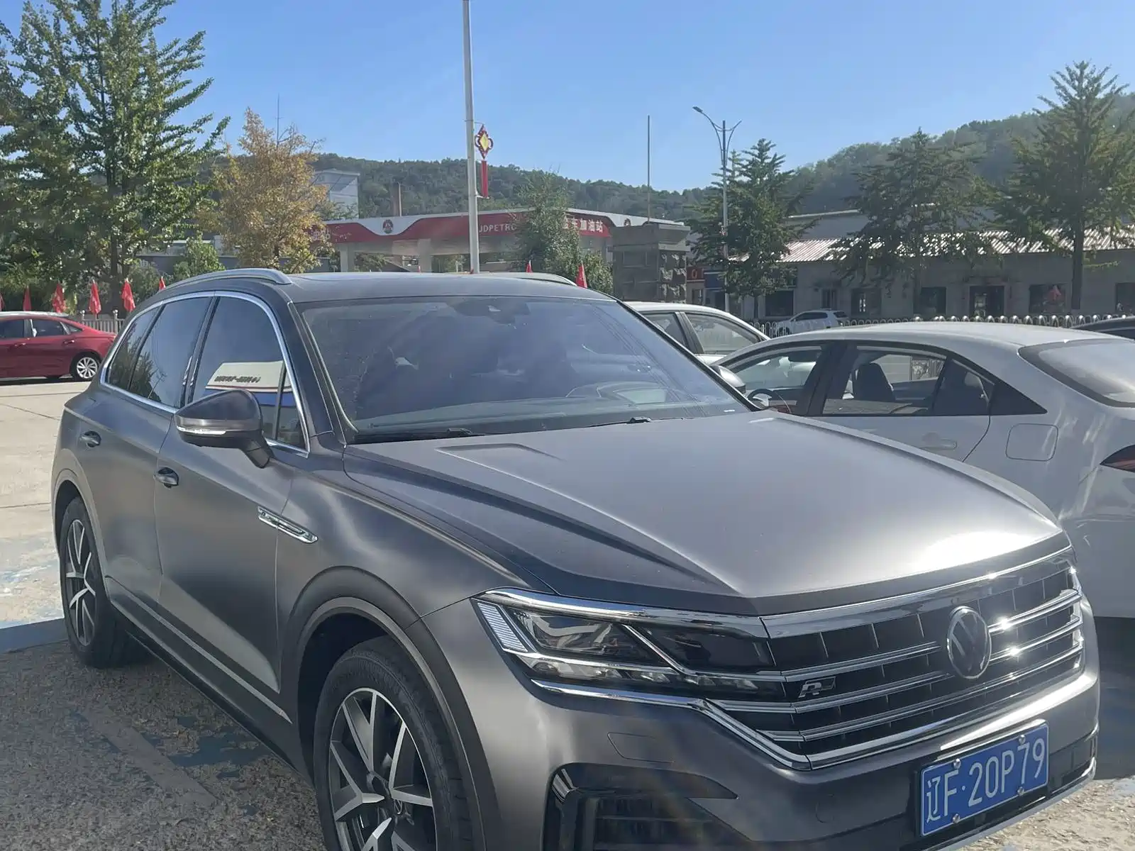 Фото 3 - Volkswagen Touareg