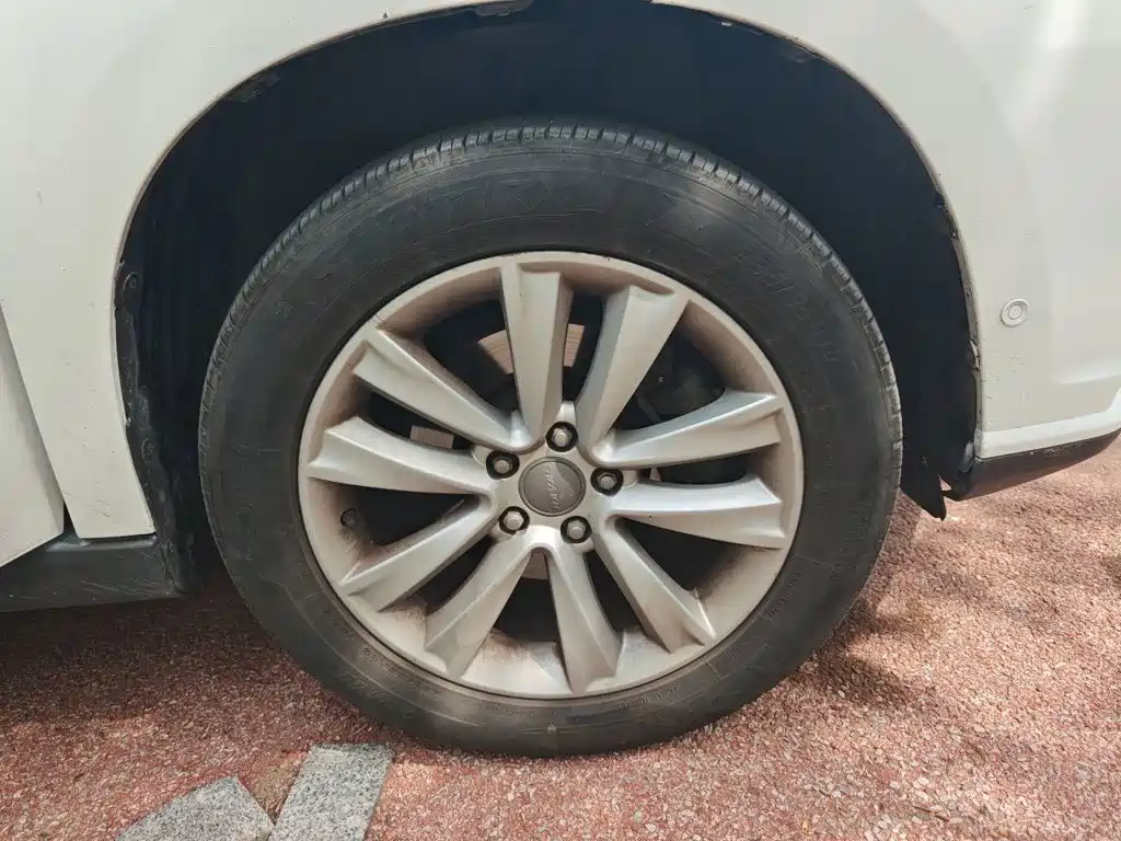 Photo 8 - Haval H2