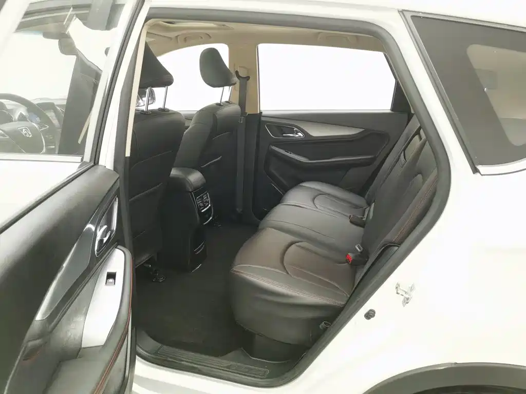 Baojun 560 2017 2016 1.8L Manual Luxury