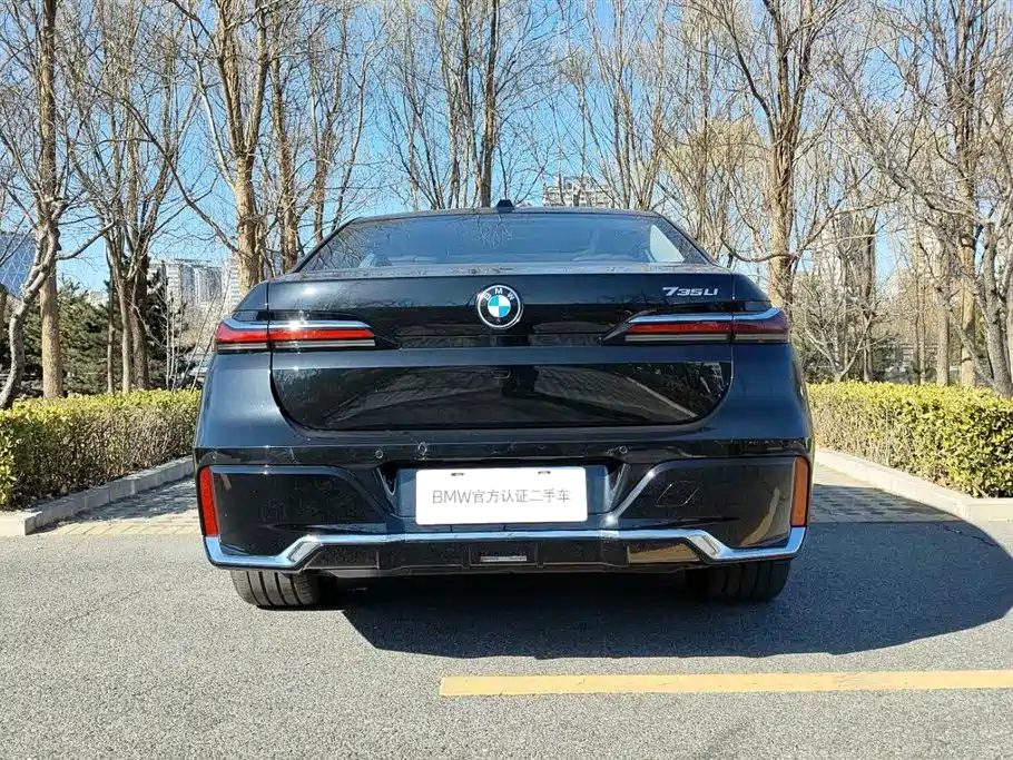 BMW 7-SERIES
