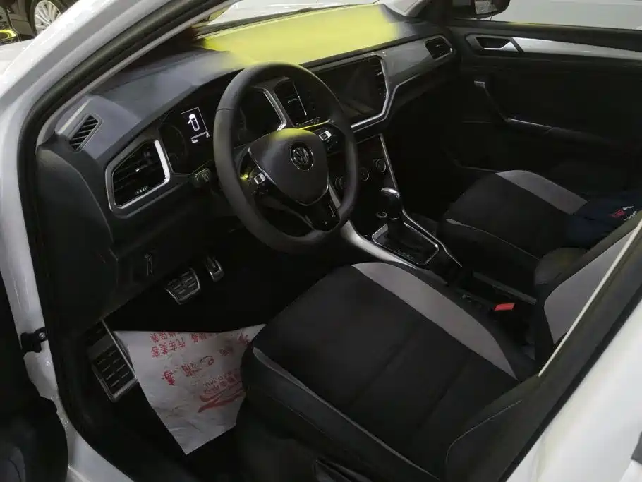 Photo 9 - Volkswagen T-ROC