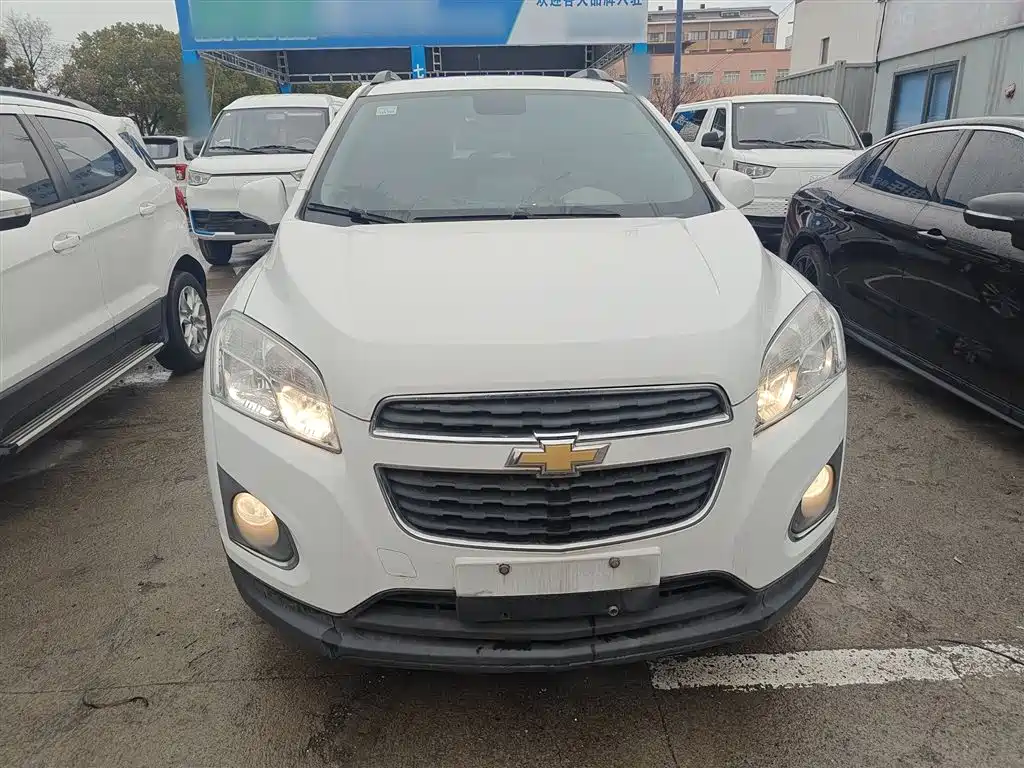 Chevrolet Trax 2016 1.4T Automatic 2WD Comfort Sunroof Edition фото 3