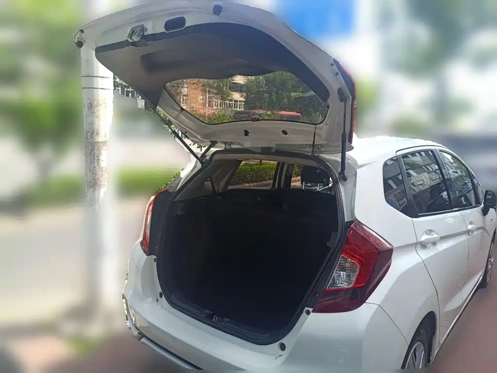 Фото 10 - Honda Fit