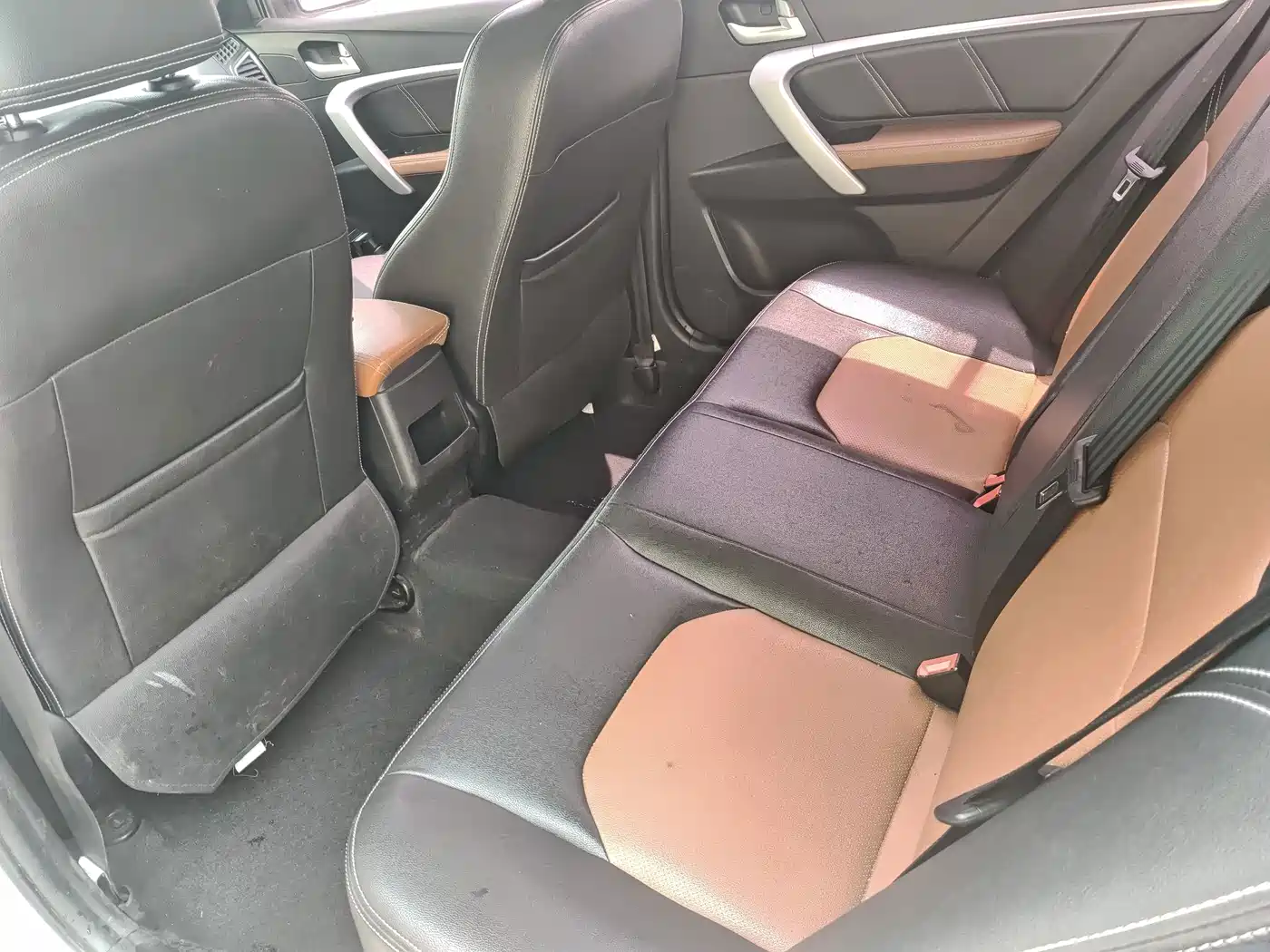 Фото 5 - Geely Emgrand