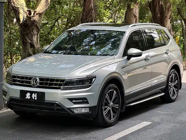 Volkswagen Tiguan L 2017 380TSI Automatic 4WD Luxury Edition — фото 1