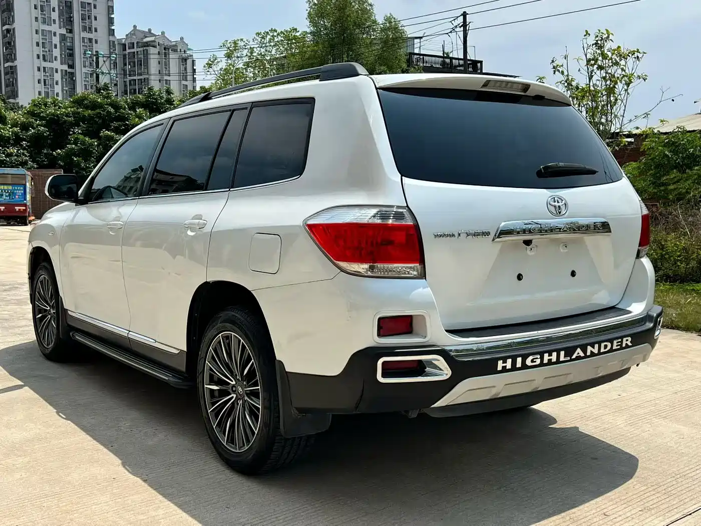 Toyota Highlander 2013 2.7L 2WD 5-seater Purple Gold Edition фото 9